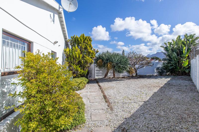 2 Bedroom Property for Sale in Diep River Western Cape